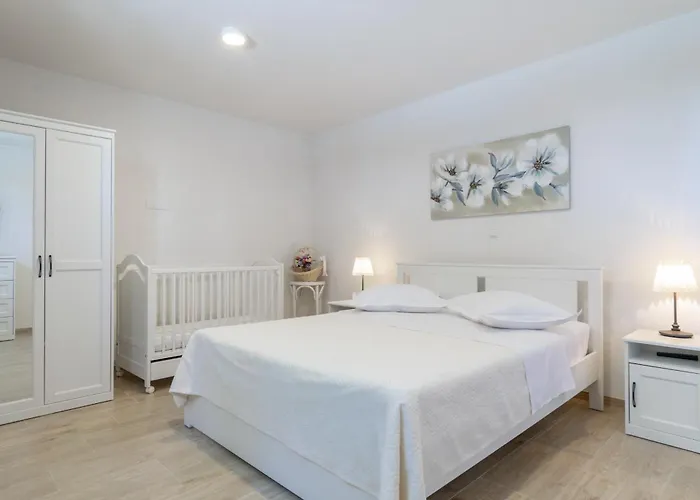 Villa With Sea View - Private Heated Pool