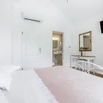 With Sea View - Private Heated Pool * 포드고라