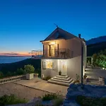 With Sea View - Private Heated Pool 빌라