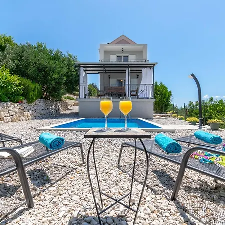 Villa With Sea View - Private Heated Pool