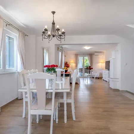 Villa With Sea View - Private Heated Pool *