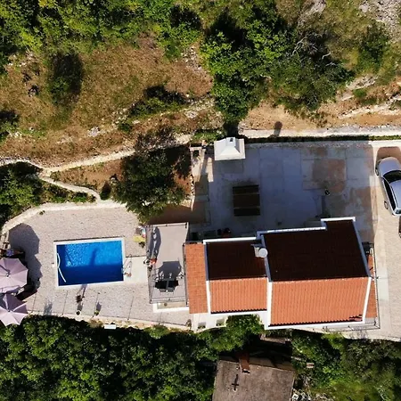 With Sea View - Private Heated Pool * 포드고라