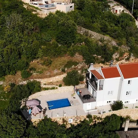 빌라 With Sea View - Private Heated Pool 포드고라