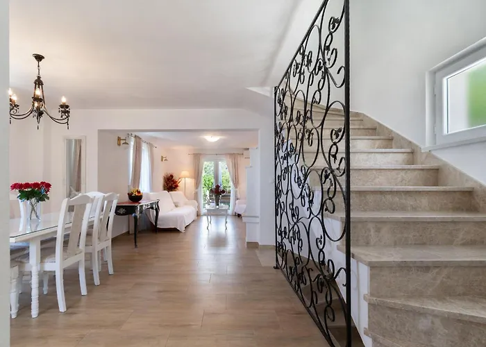 With Sea View - Private Heated Pool Villa *