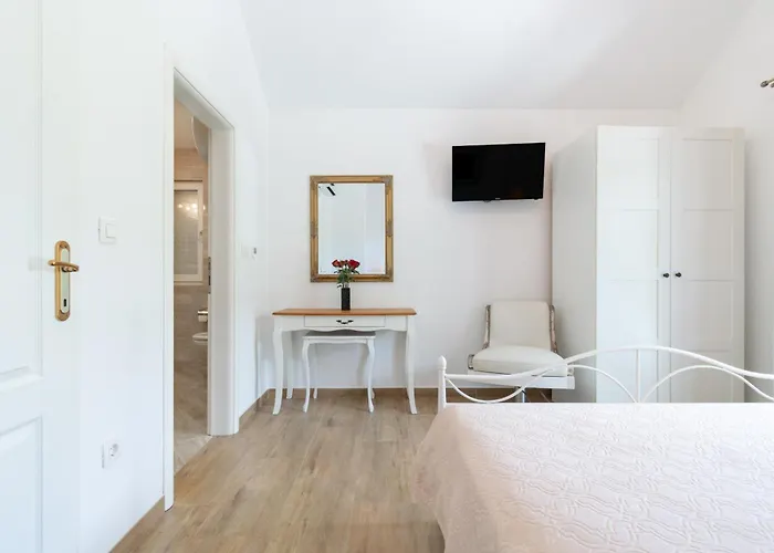 With Sea View - Private Heated Pool Villa *